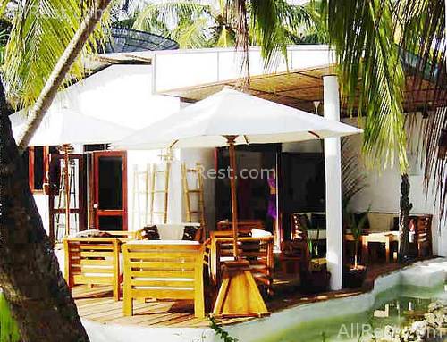 Angaga Island Resort 12